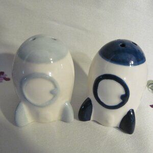 Cracker Barrel Salt and Pepper Shakers ~ Rocket Ships Spaceships ~ NWT